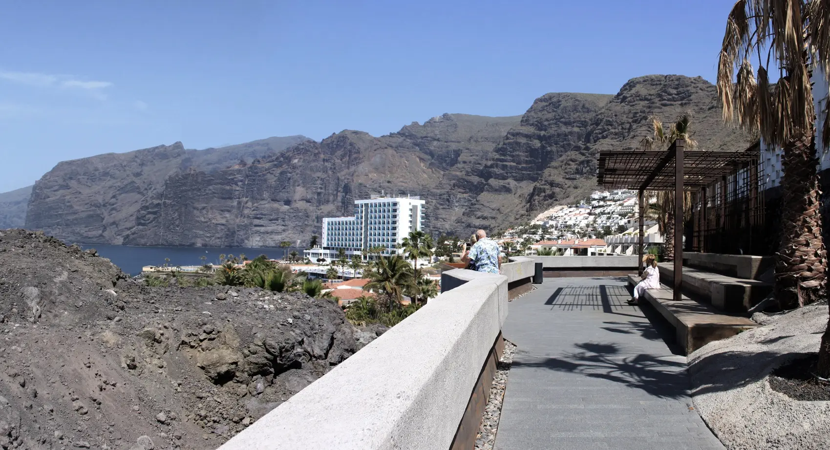 Mirador del Roque sobre el Acantilado de los Gigantes